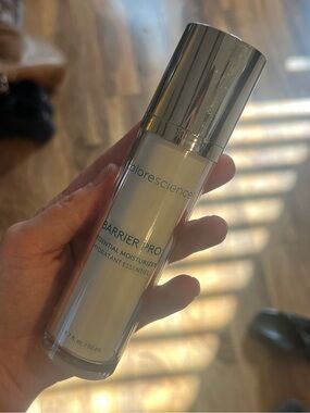 Colorescience Barrier Protect Essential Moisturizer - Silver/White